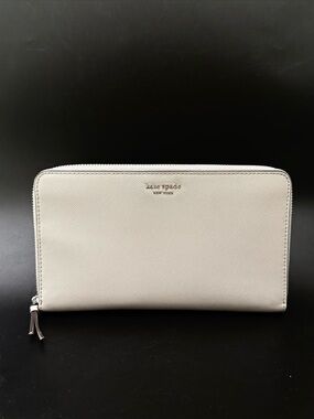 KATE SPADE New York Cameron Light Gray Saffiano Leather Large Travel Wallet